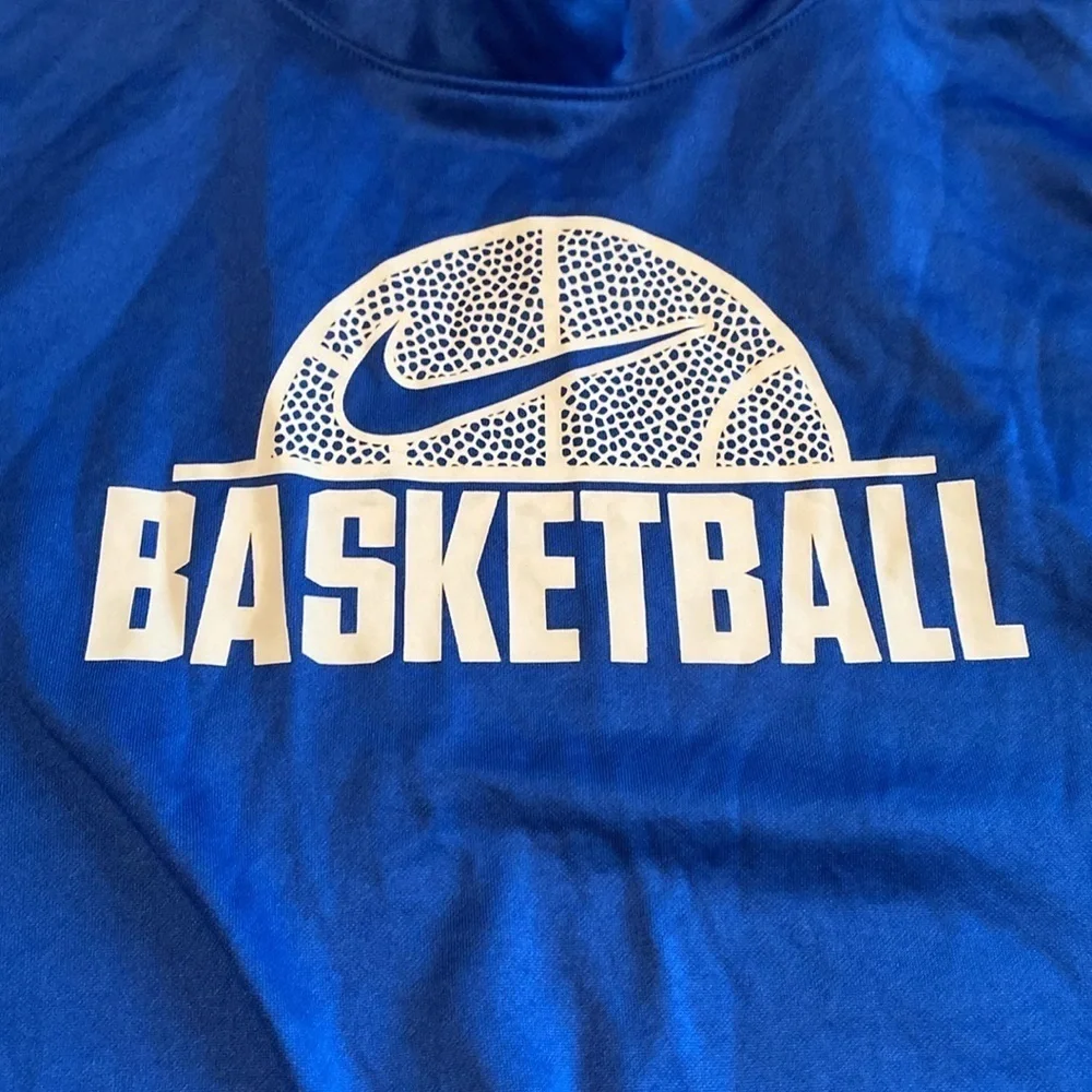 Nike Basketball Hoodie Sweatshirt Size Youth XL in Like New Condition